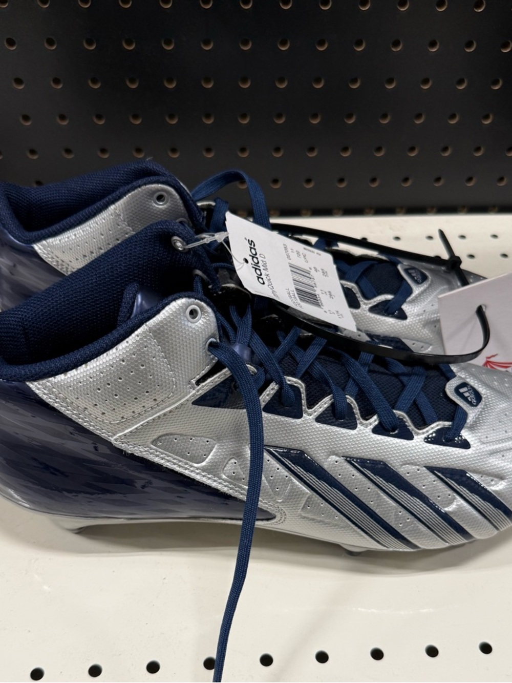 adidas Men’s Navy & Silver Athletic Soccer Cleats (US 11.5)